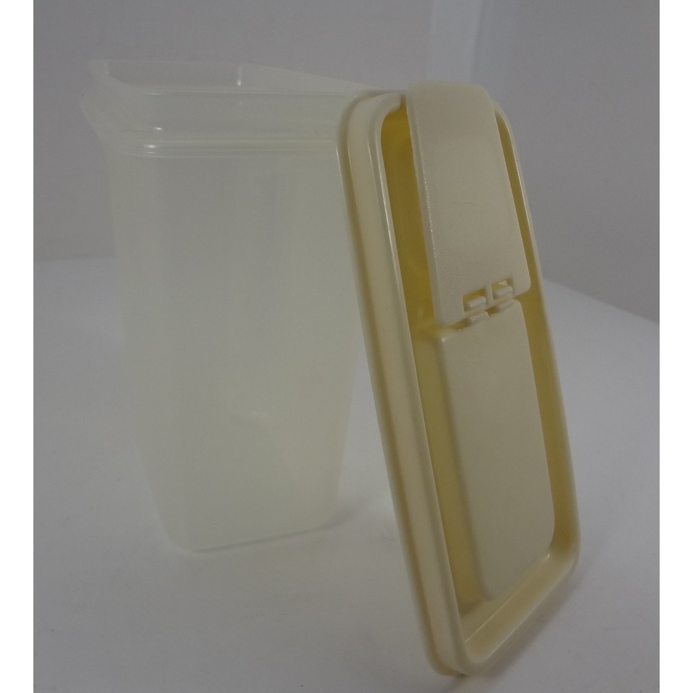 Vintage Rubbermaid Servin Saver 4 Cup‎ Clear Plastic Food Storage Container